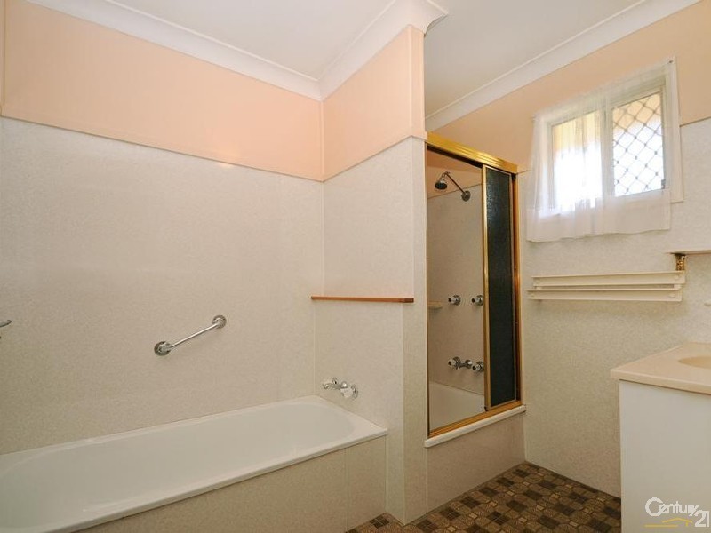 34 Hazel Street, Centenary Heights QLD 4350
