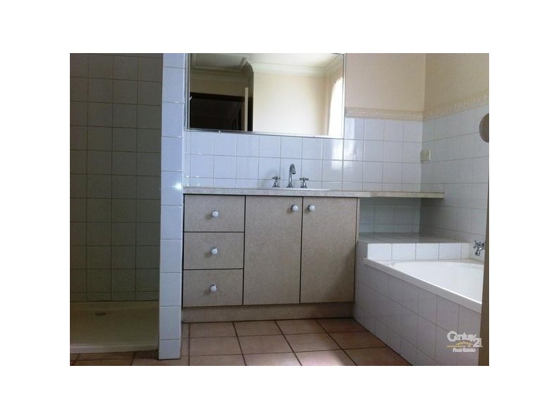 2/4 Creek Street, East Toowoomba QLD 4350