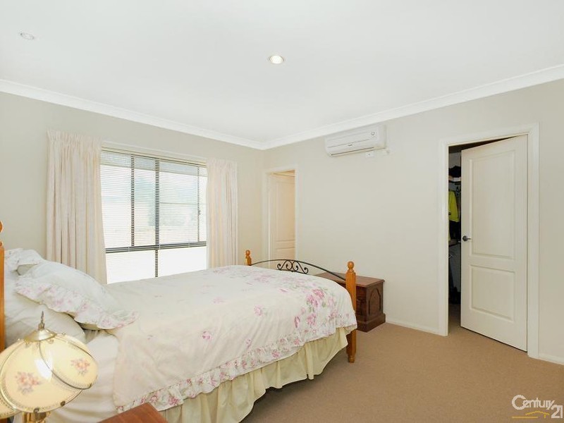 7 Biggs Road, Withcott QLD 4352
