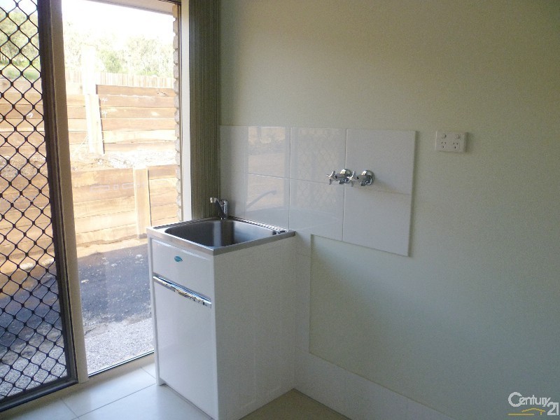 17 Rubie Court, Westbrook QLD 4350