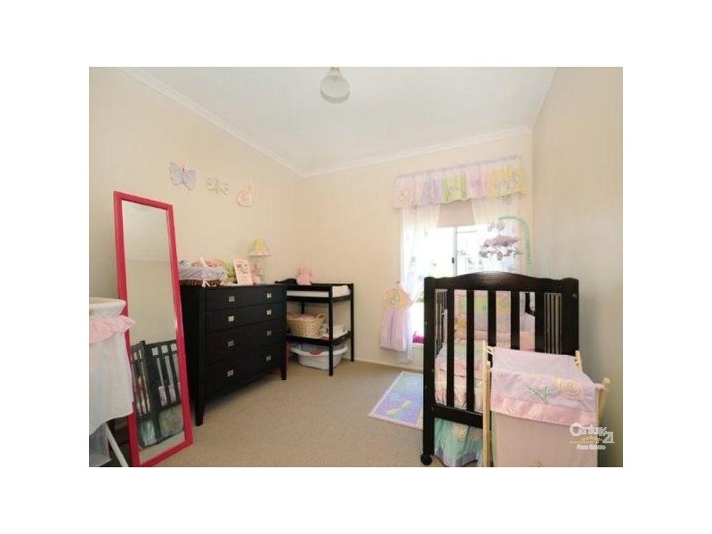 9 Buckle Street, Middle Ridge QLD 4350