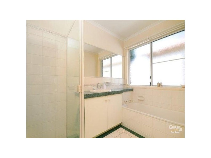 9 Buckle Street, Middle Ridge QLD 4350