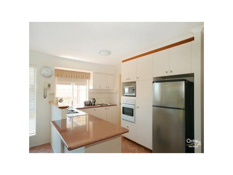 9 Buckle Street, Middle Ridge QLD 4350