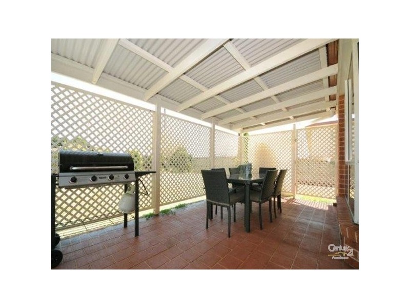 9 Buckle Street, Middle Ridge QLD 4350