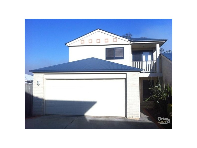 2/11a Hursley Road, Newtown QLD 4350