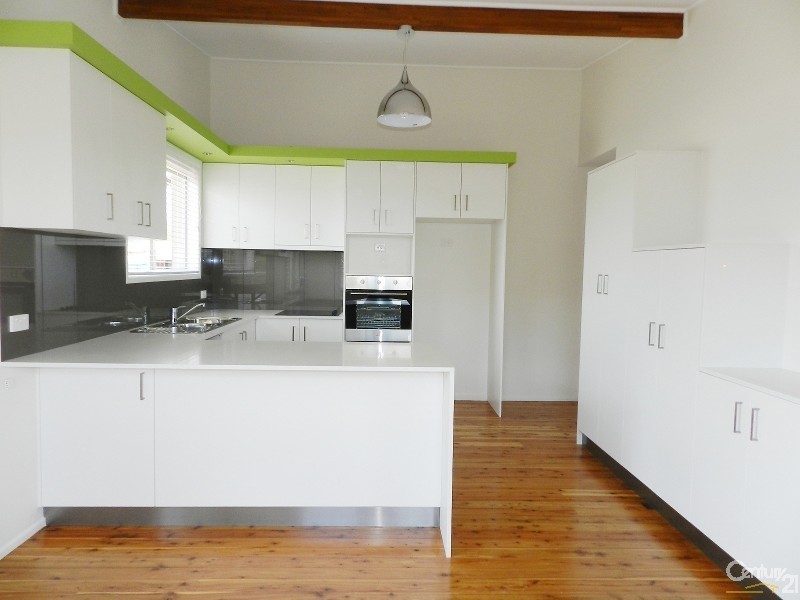 8 Moyna Court, Harristown QLD 4350