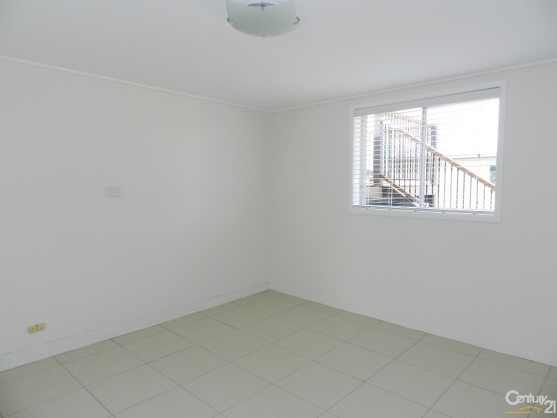 8 Moyna Court, Harristown QLD 4350