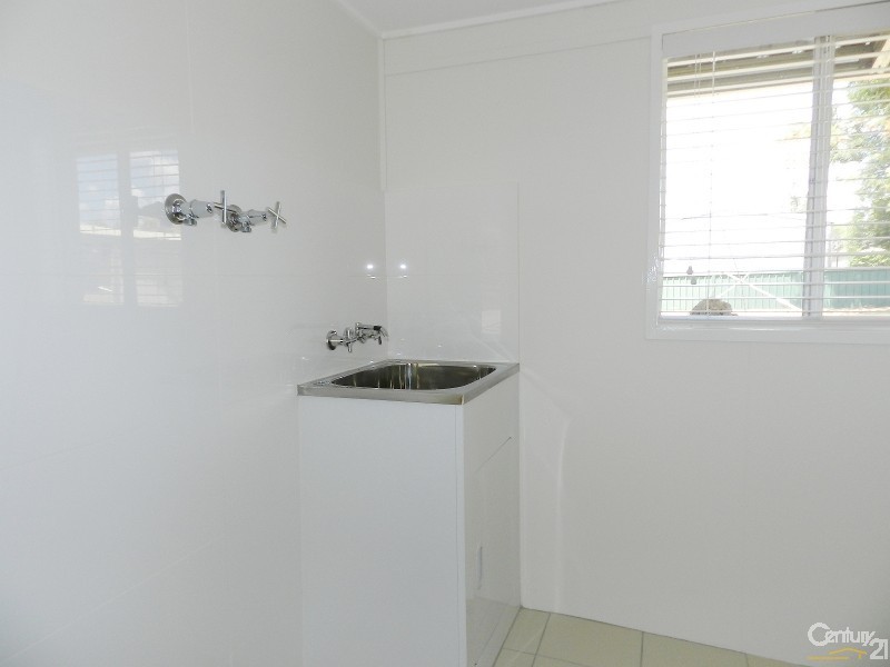 8 Moyna Court, Harristown QLD 4350