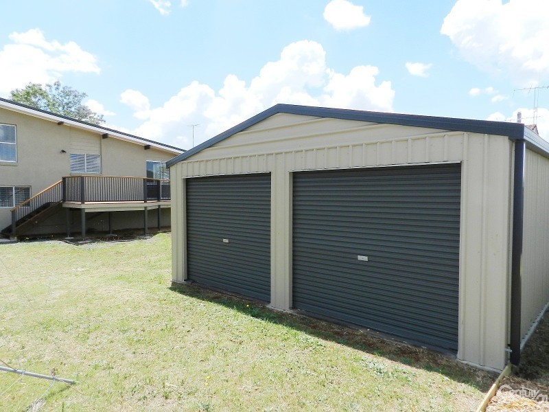 8 Moyna Court, Harristown QLD 4350