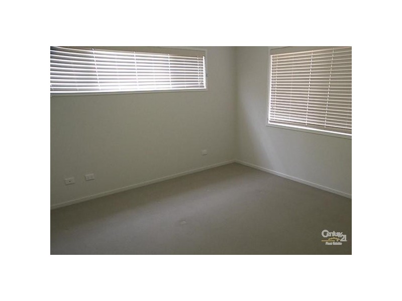 2/125 Platz Street, Darling Heights QLD 4350