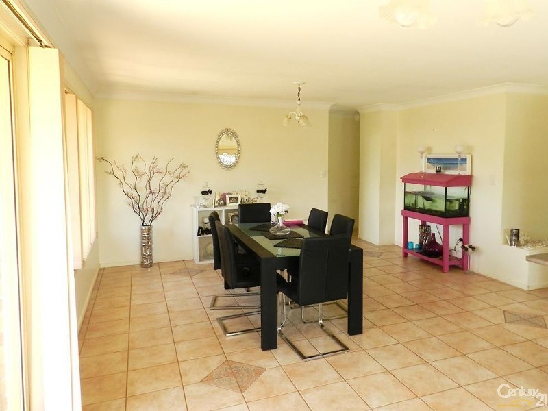4 Eureka Court, Glenvale QLD 4350