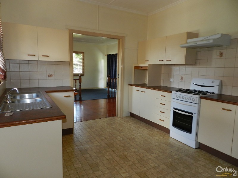 1/77 Ramsay Street, Centenary Heights QLD 4350