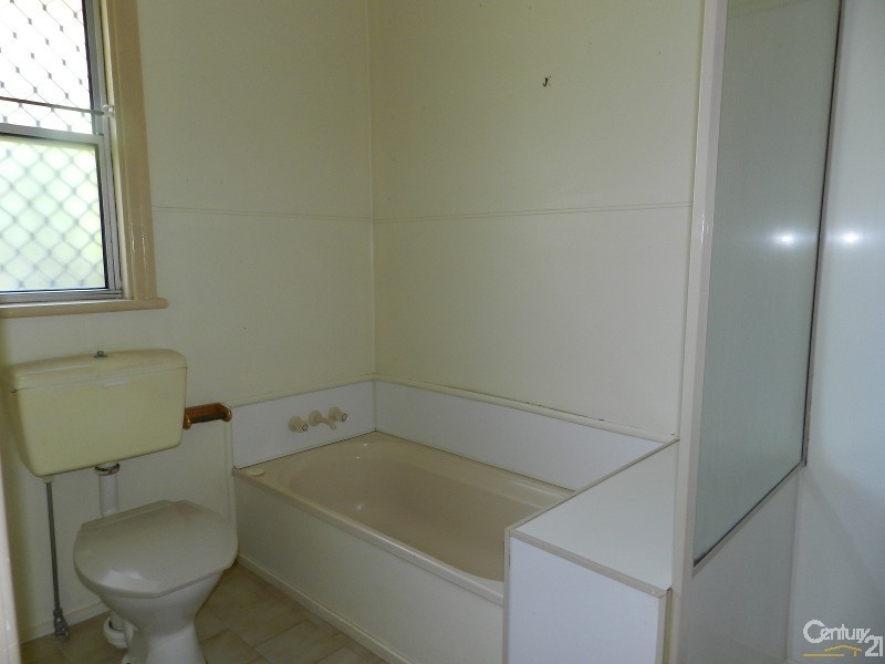 1/77 Ramsay Street, Centenary Heights QLD 4350