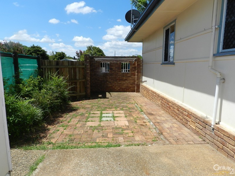 1/77 Ramsay Street, Centenary Heights QLD 4350