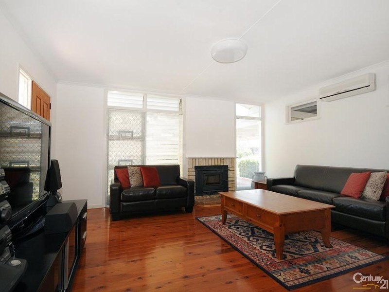 30 Tara Street, Wilsonton QLD 4350