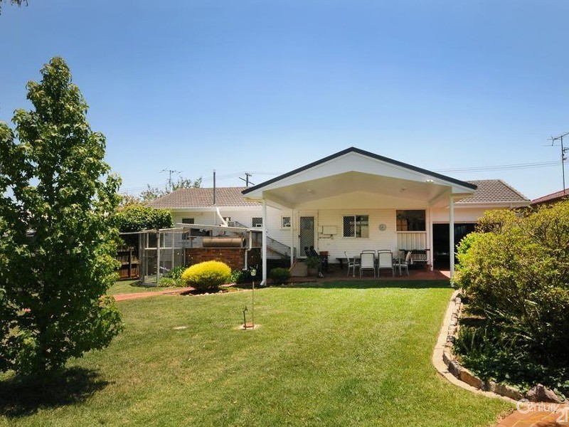 30 Tara Street, Wilsonton QLD 4350