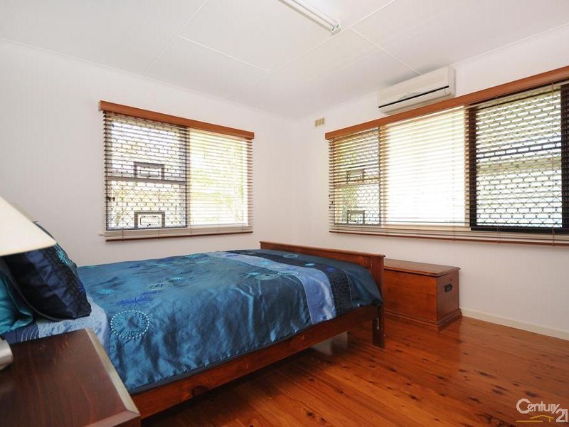 30 Tara Street, Wilsonton QLD 4350