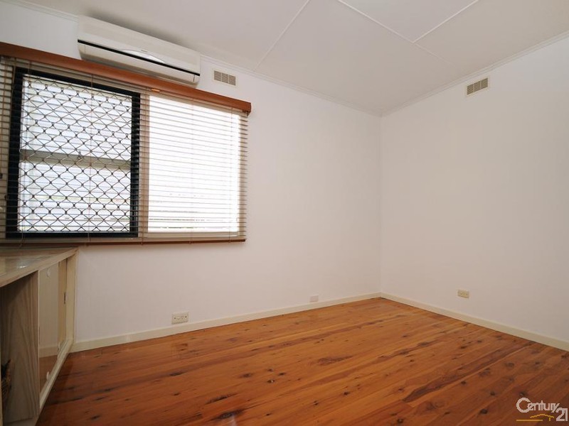 30 Tara Street, Wilsonton QLD 4350