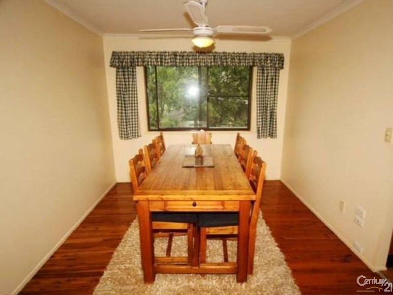 1 Debra Street, Withcott QLD 4352