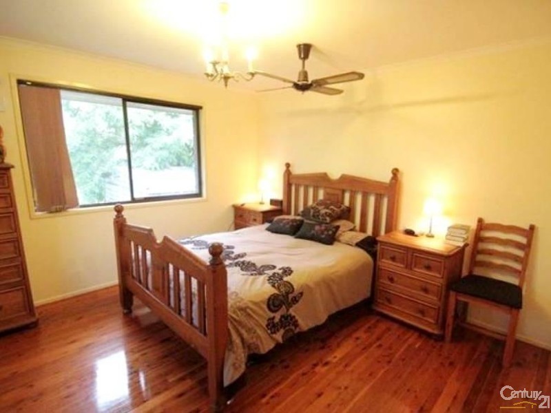 1 Debra Street, Withcott QLD 4352