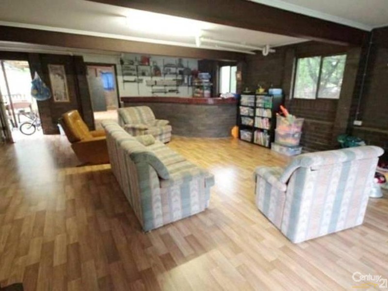 1 Debra Street, Withcott QLD 4352