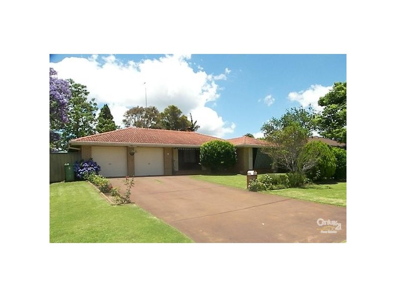 21 Lotus Crescent, Centenary Heights QLD 4350