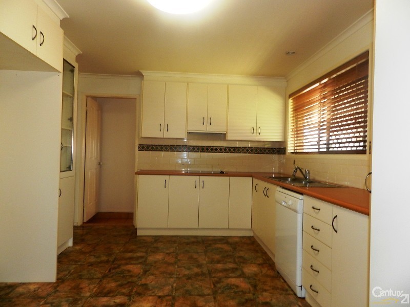 53 Pillar Street, Middle Ridge QLD 4350