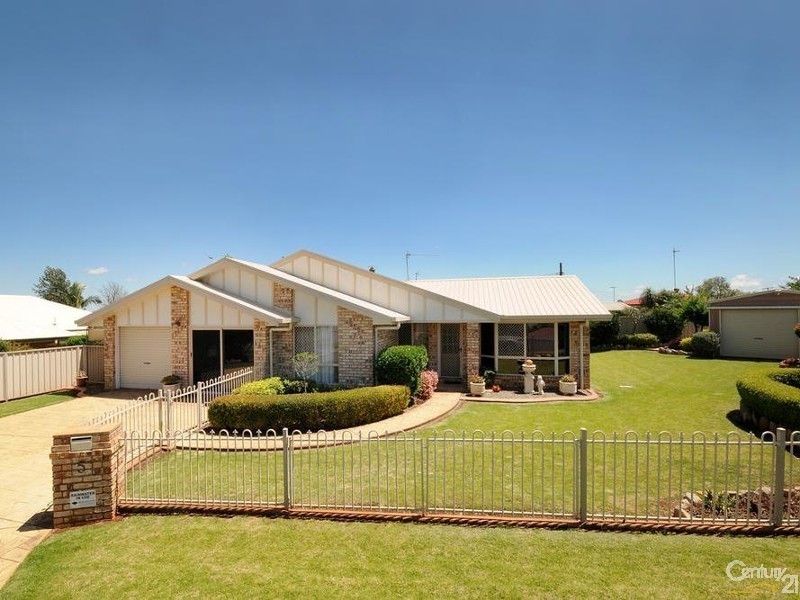 5 Bernborough Court, Glenvale QLD 4350