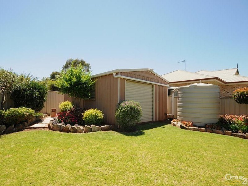 5 Bernborough Court, Glenvale QLD 4350