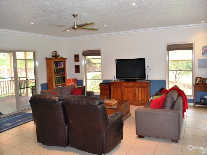 7 Flinders Street, Cabarlah QLD 4352