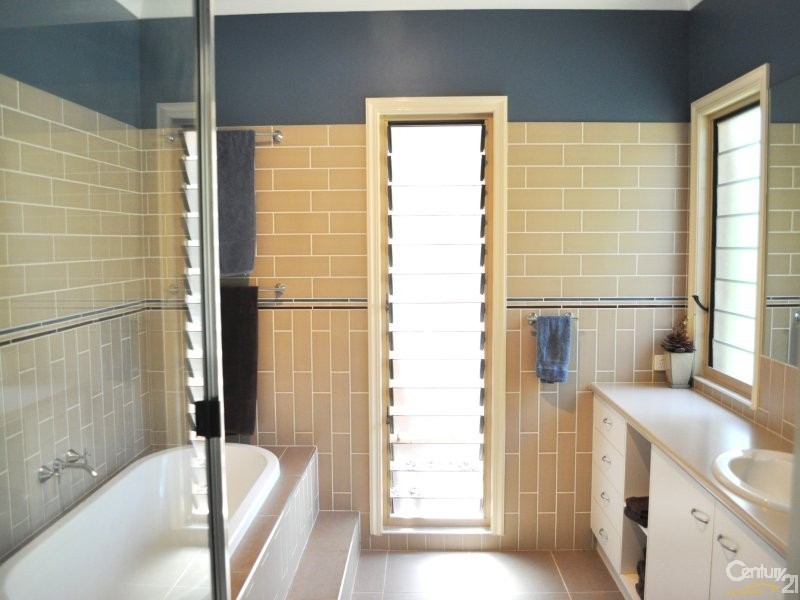 7 Flinders Street, Cabarlah QLD 4352