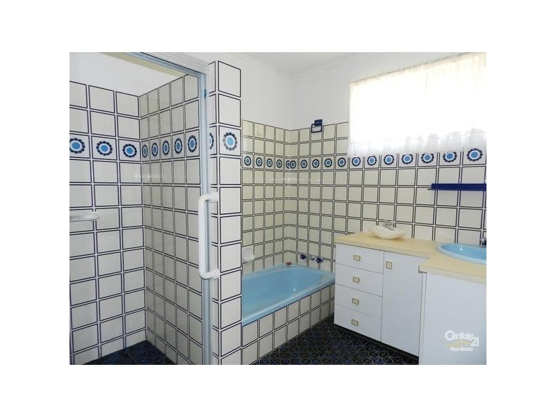 19 Winstanley Street, Newtown QLD 4350