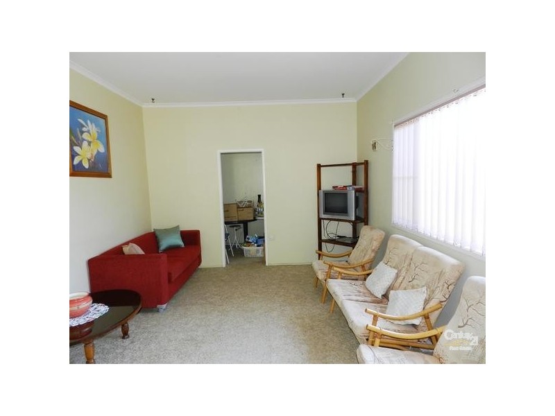 19 Winstanley Street, Newtown QLD 4350