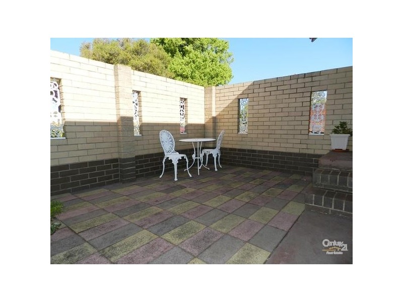 19 Winstanley Street, Newtown QLD 4350