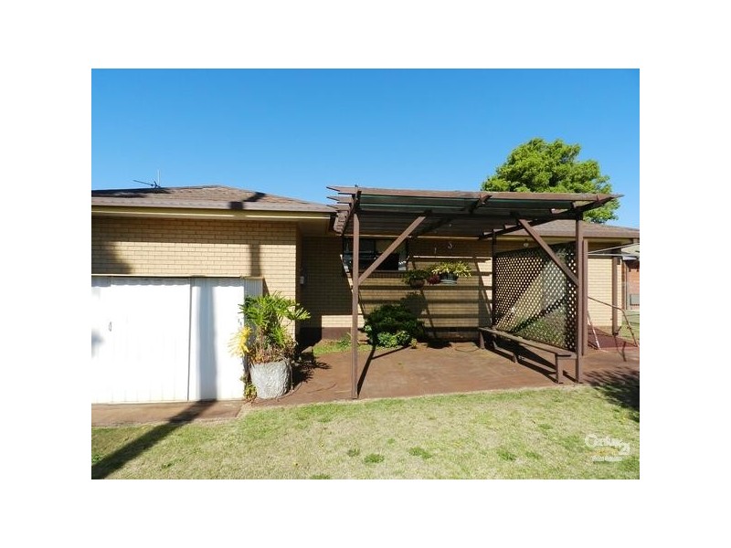 19 Winstanley Street, Newtown QLD 4350