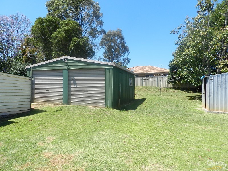 2a Avondale Street, Newtown QLD 4305
