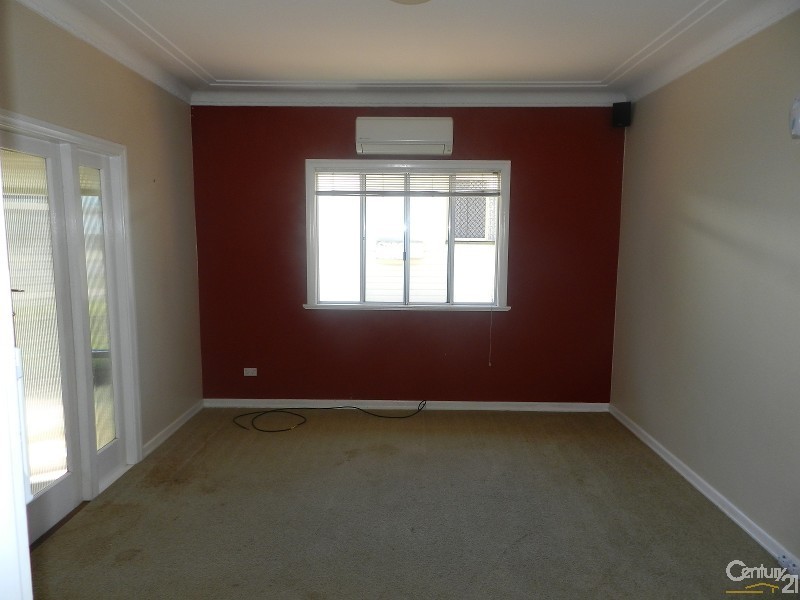 2a Avondale Street, Newtown QLD 4305