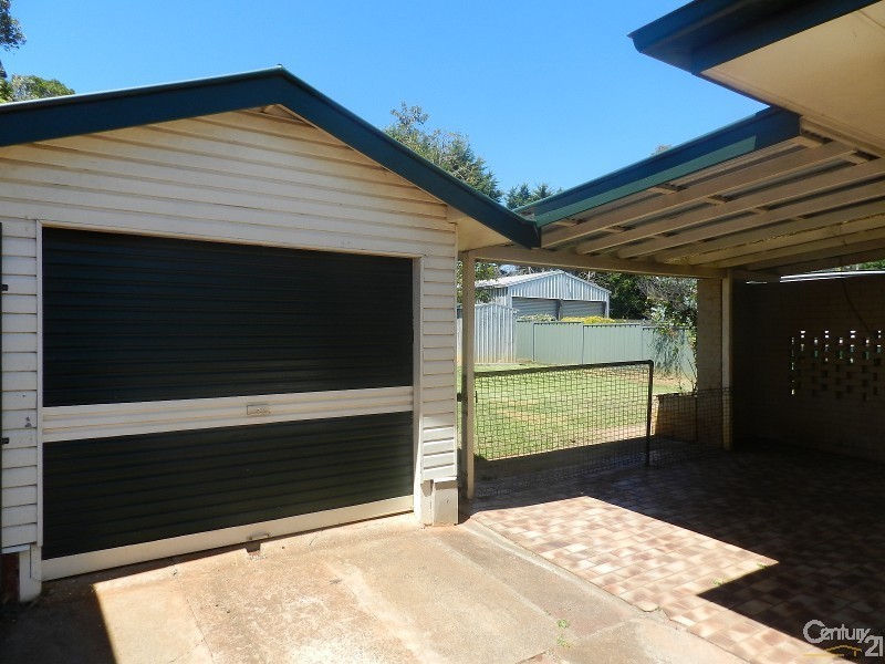 2a Avondale Street, Newtown QLD 4305