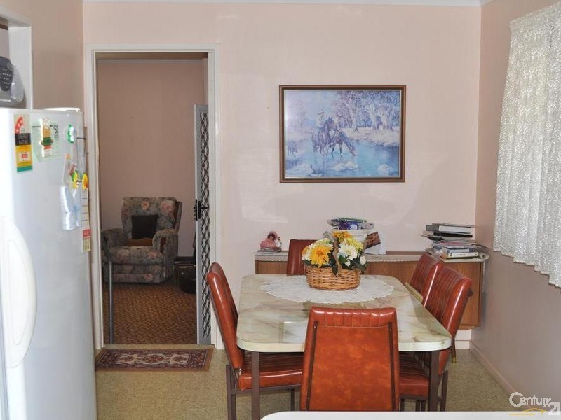 17 Merino Street, Harristown QLD 4350