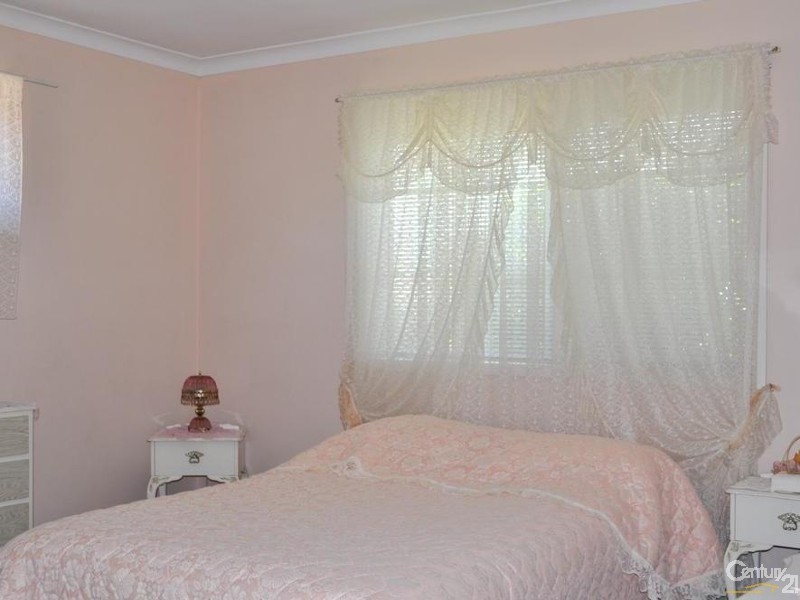 17 Merino Street, Harristown QLD 4350