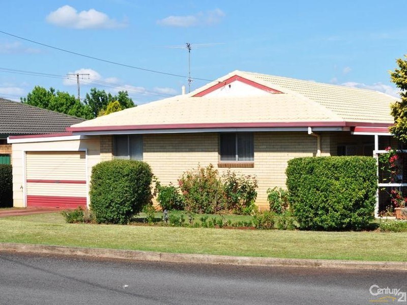 17 Merino Street, Harristown QLD 4350