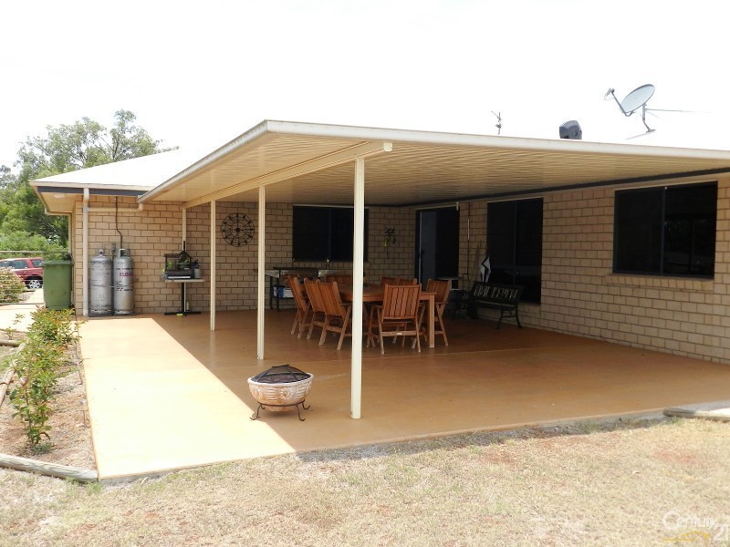12 Highland Park Road, Meringandan West QLD 4352