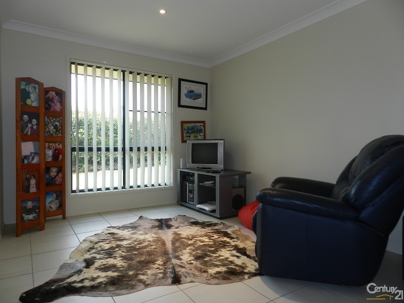 12 Highland Park Road, Meringandan West QLD 4352