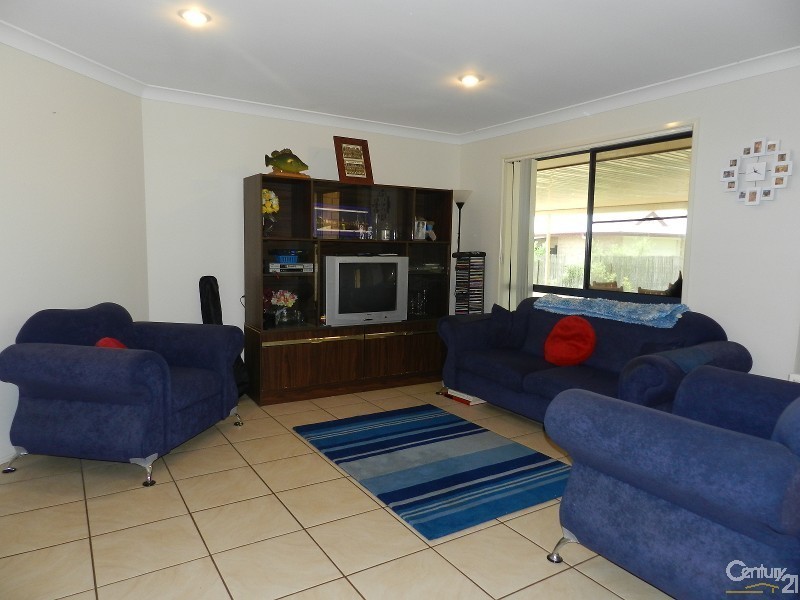 12 Highland Park Road, Meringandan West QLD 4352