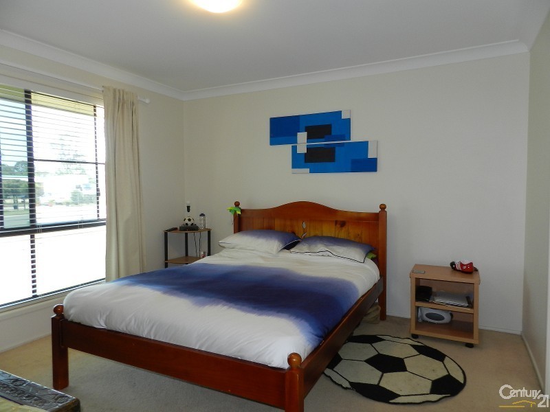 12 Highland Park Road, Meringandan West QLD 4352