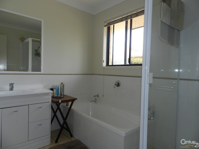 12 Highland Park Road, Meringandan West QLD 4352