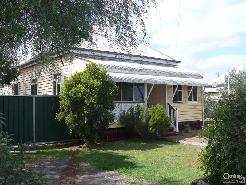 41 Cory Street, Oakey QLD 4401