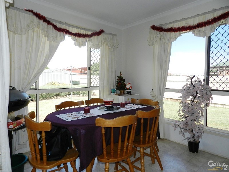 12 Gundry Court, Kearneys Spring QLD 4350