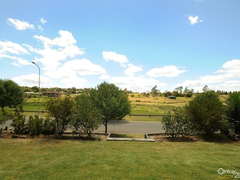 20 Patron Crescent, Glenvale QLD 4350