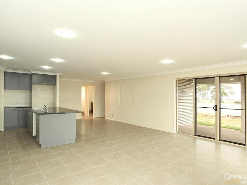 5  Jay Street, Westbrook QLD 4350